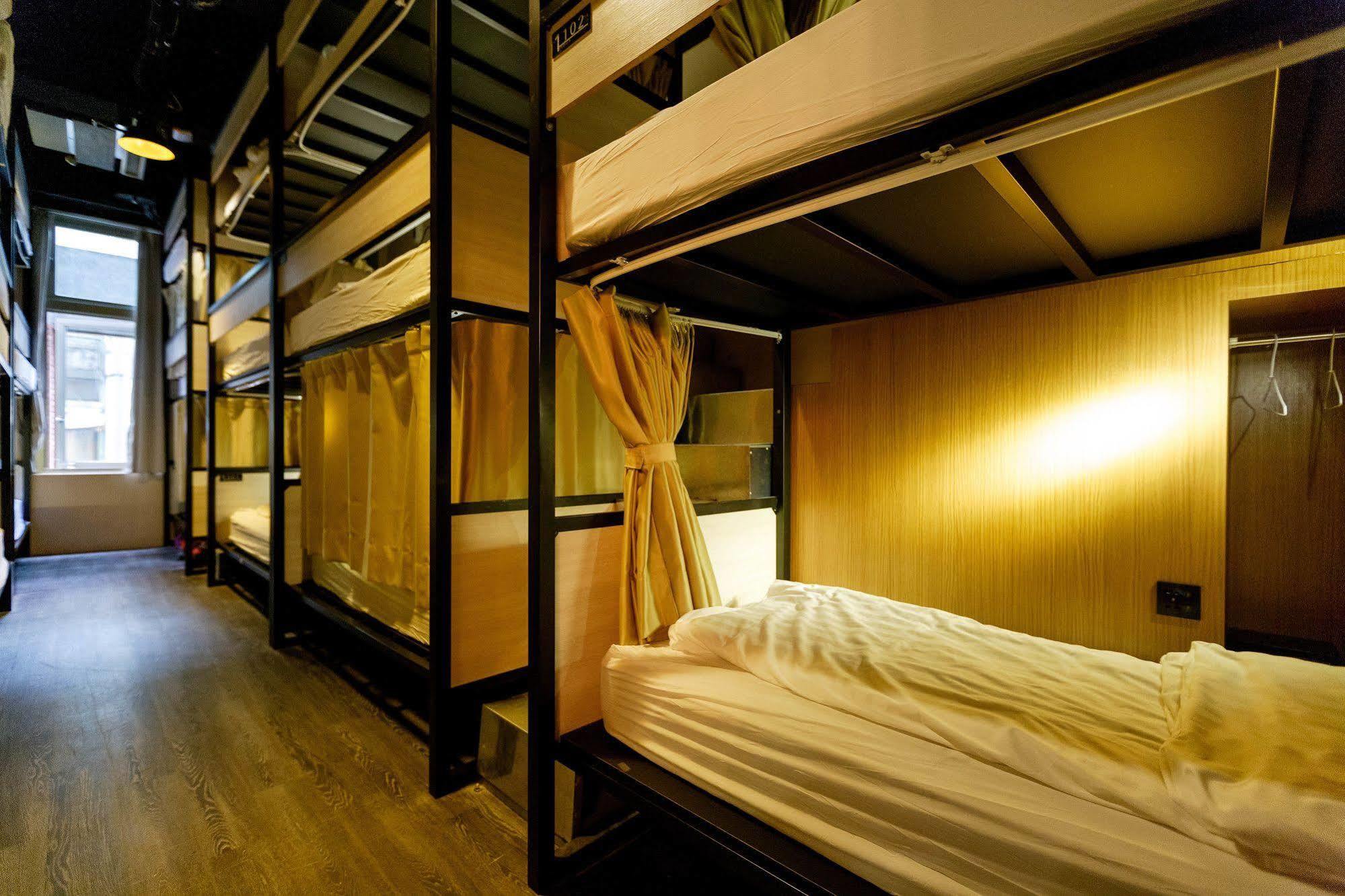 Angels Hostel Taipei Ximen Exteriör bild