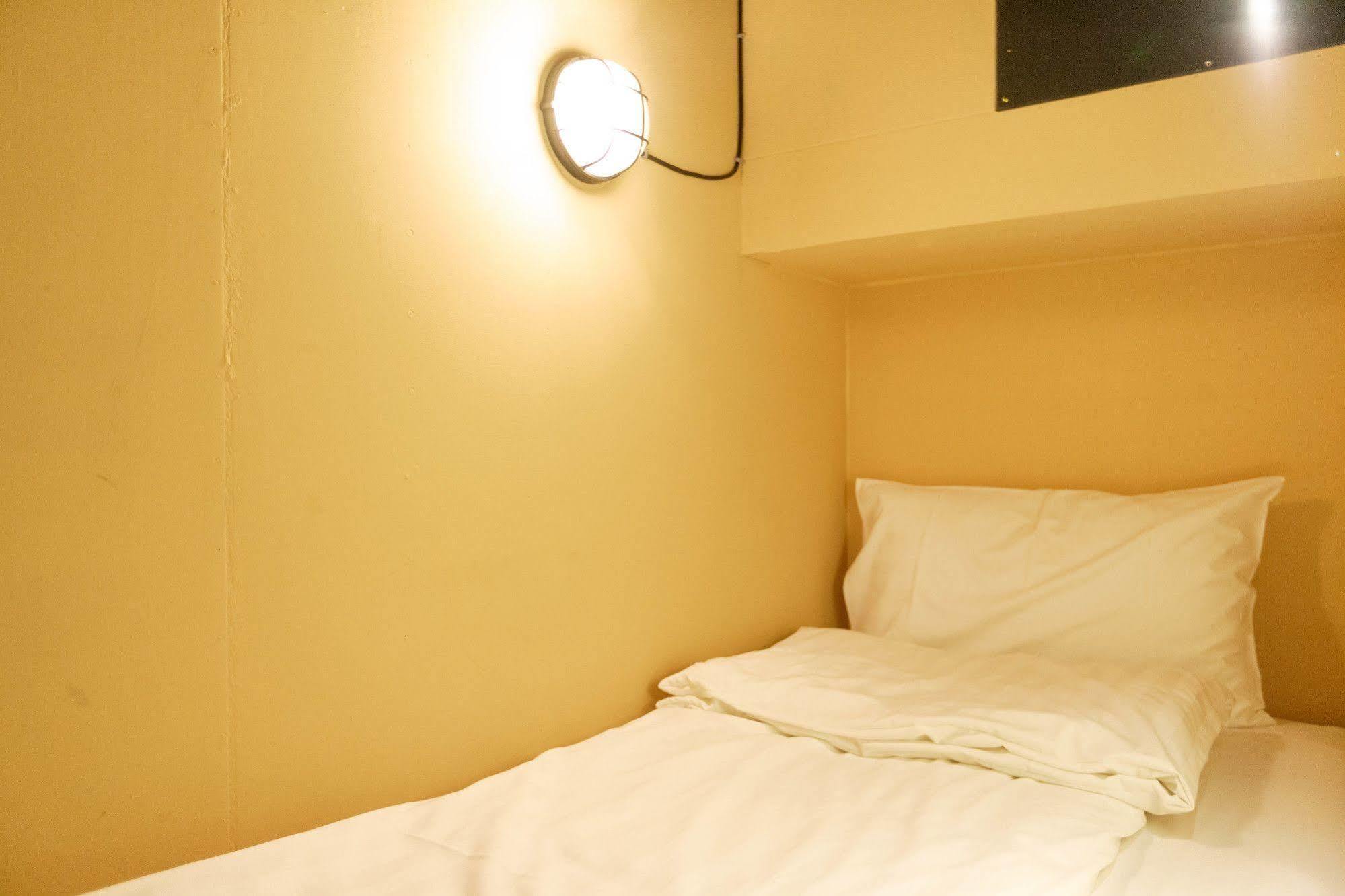 Angels Hostel Taipei Ximen Exteriör bild